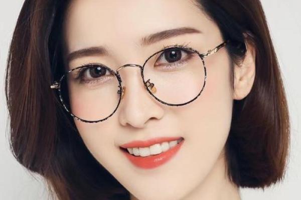 通过八字看哪些人容易近视？