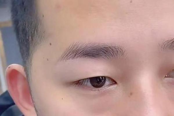 八字眉的男人命运