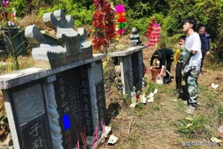 墓地风水坟地里埋什么旺家风水