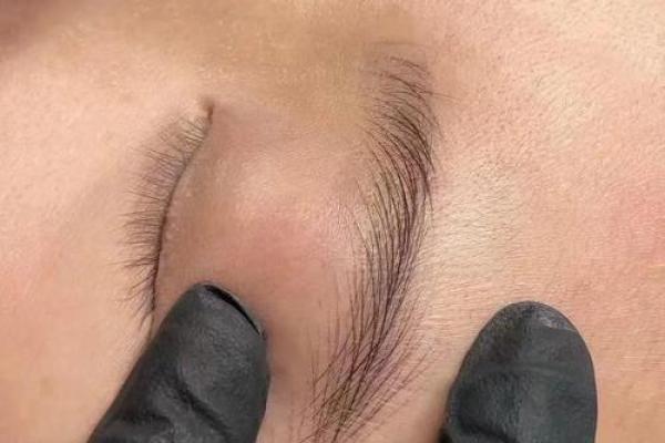 风水角度什么眉毛最好看最招财：长眉