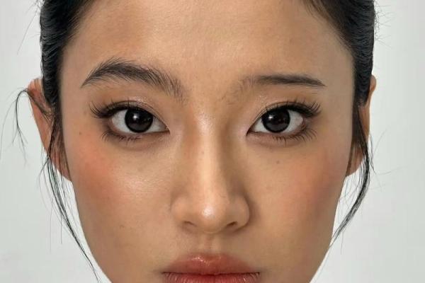 八字眉的女人面相特征是什么样的呢