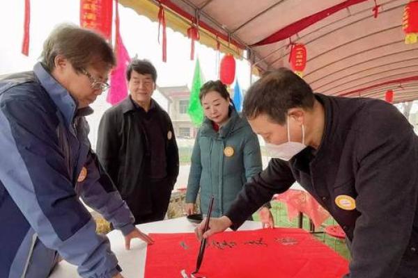 费氏的宗祠对联和字辈排行-姓名学-华易网姓名